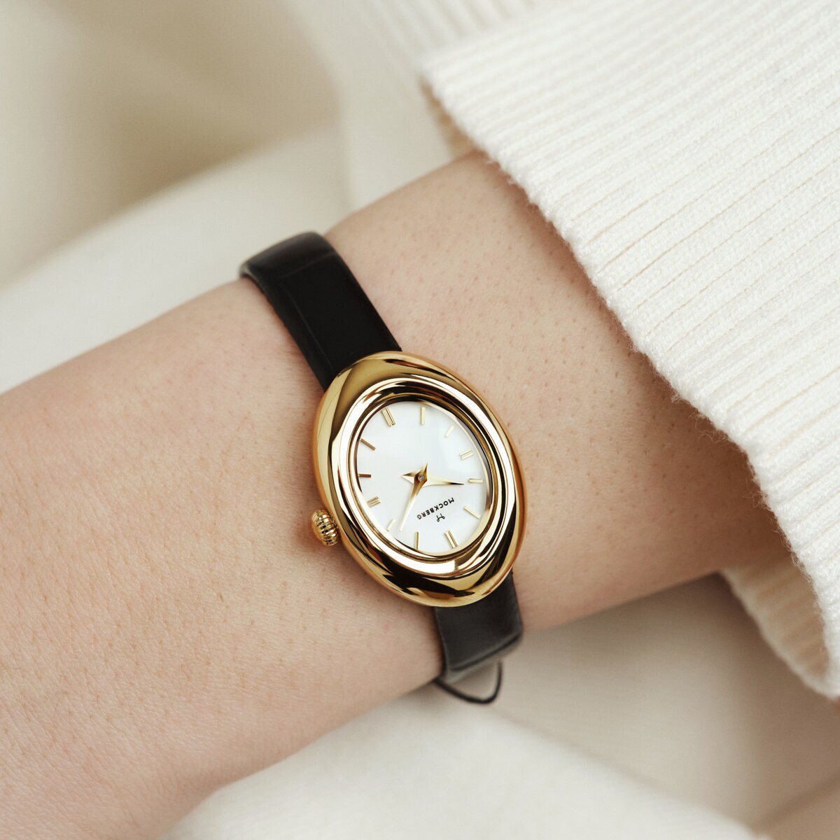 Belle Oval Leather Gold Watch