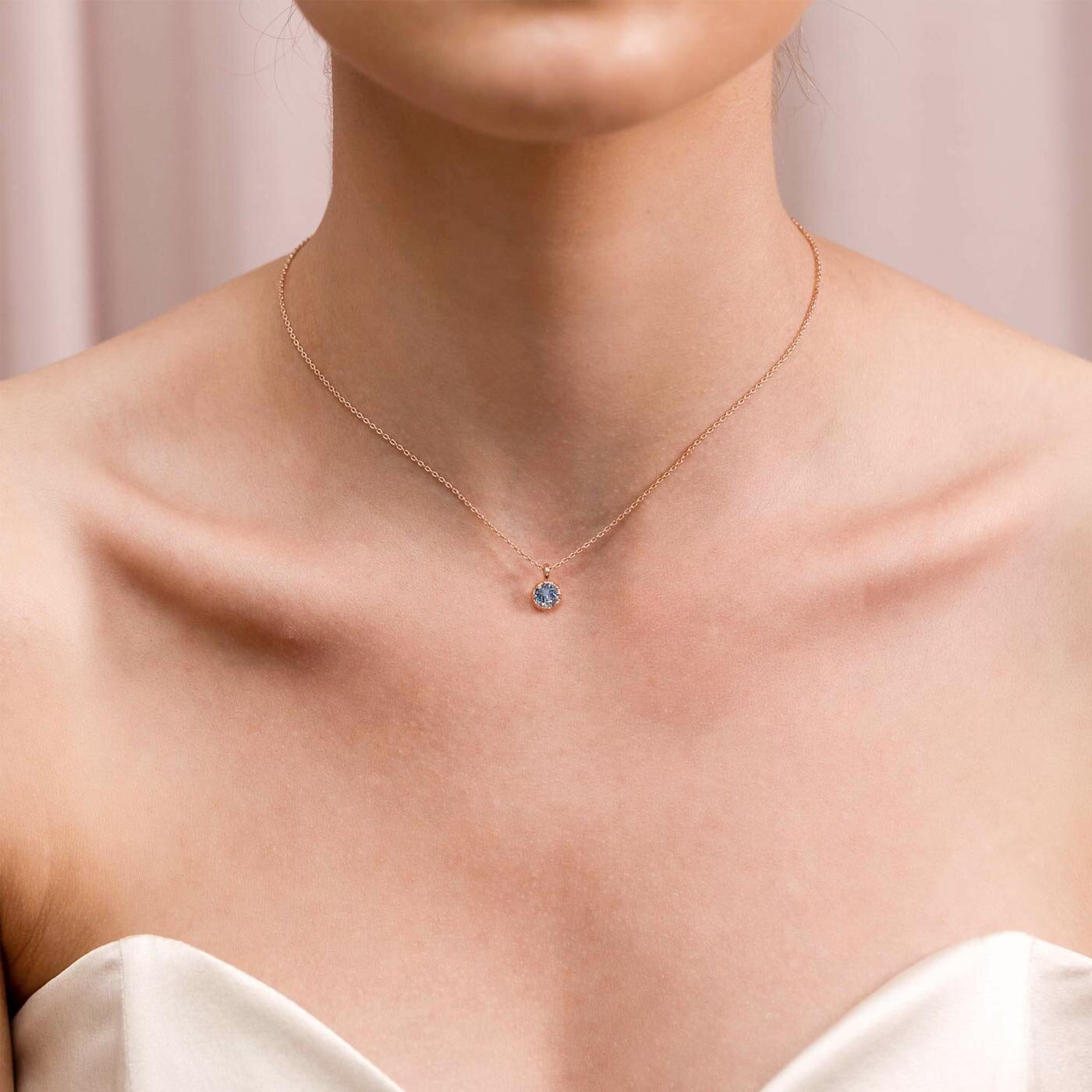 Petite Victoria necklace - Light sapphire