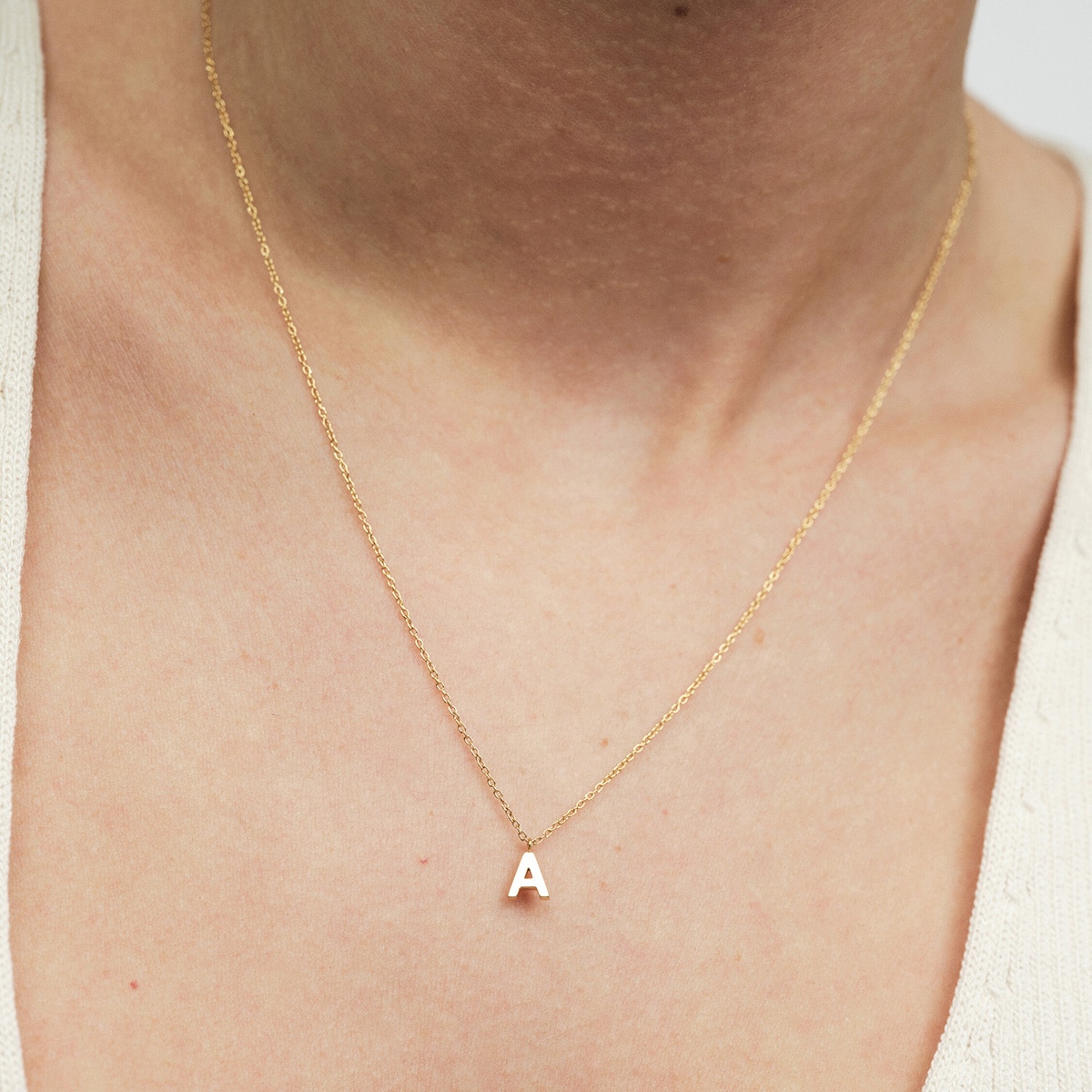 Petite Plain Letter E Gold Necklace