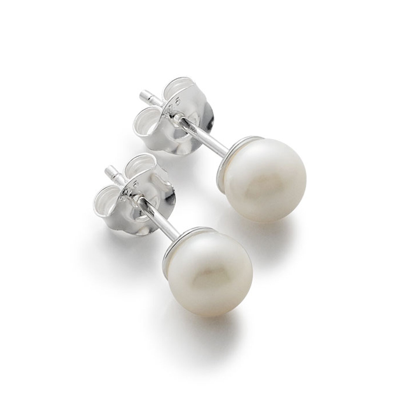 Pearl stiftörhängen 5-5,5 mm