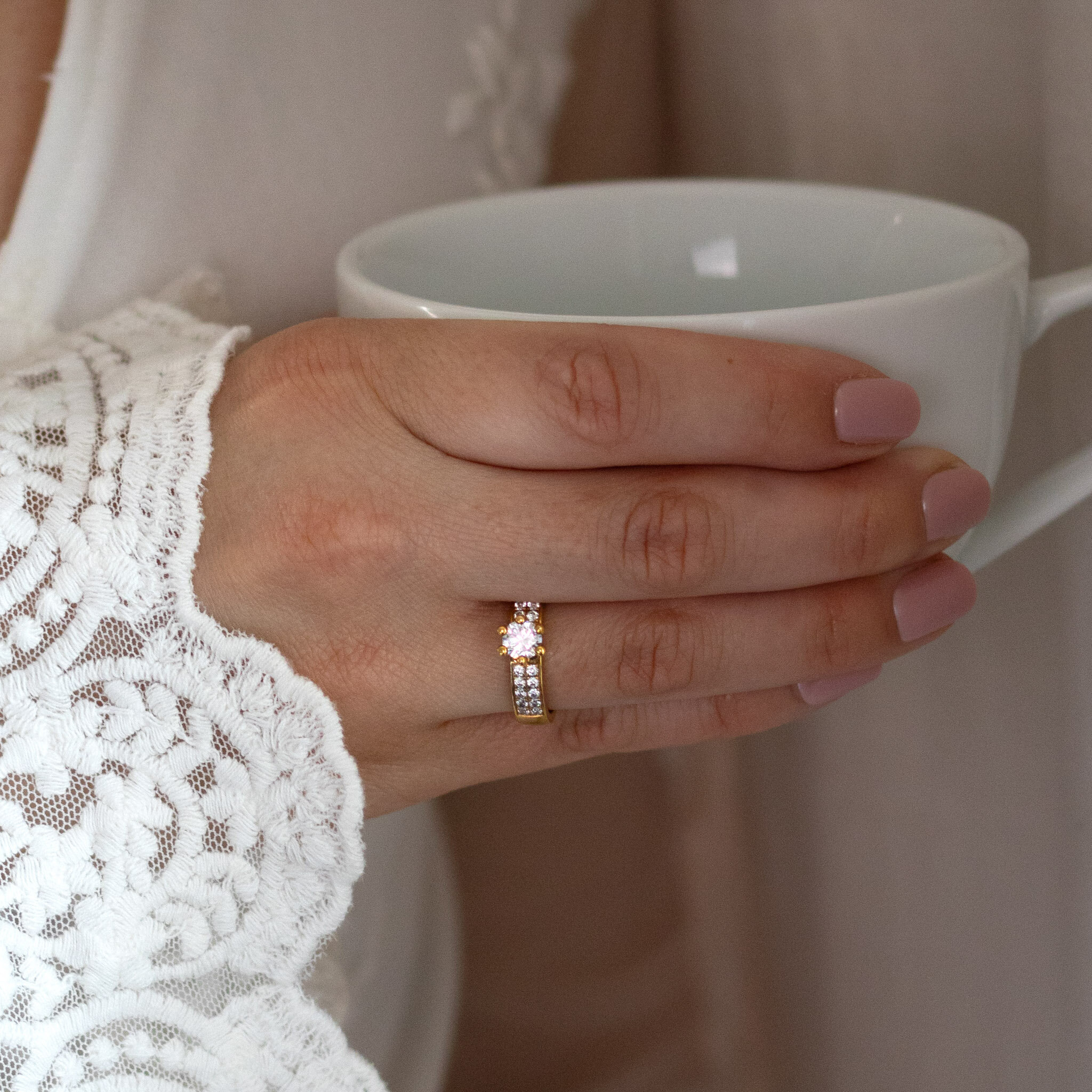 Amanda 1,1 ct vitguld