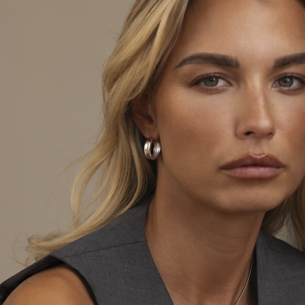 Brave Steel Medium Hoops