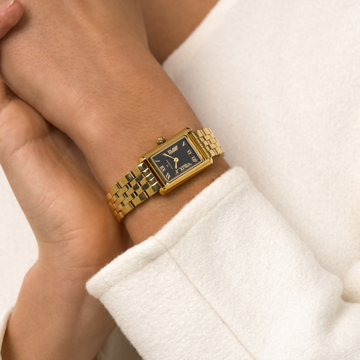 Timeless Gold Noir