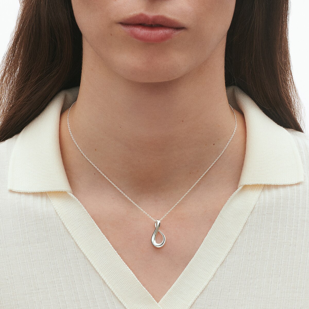 INFINITY halsband med hängsmycke