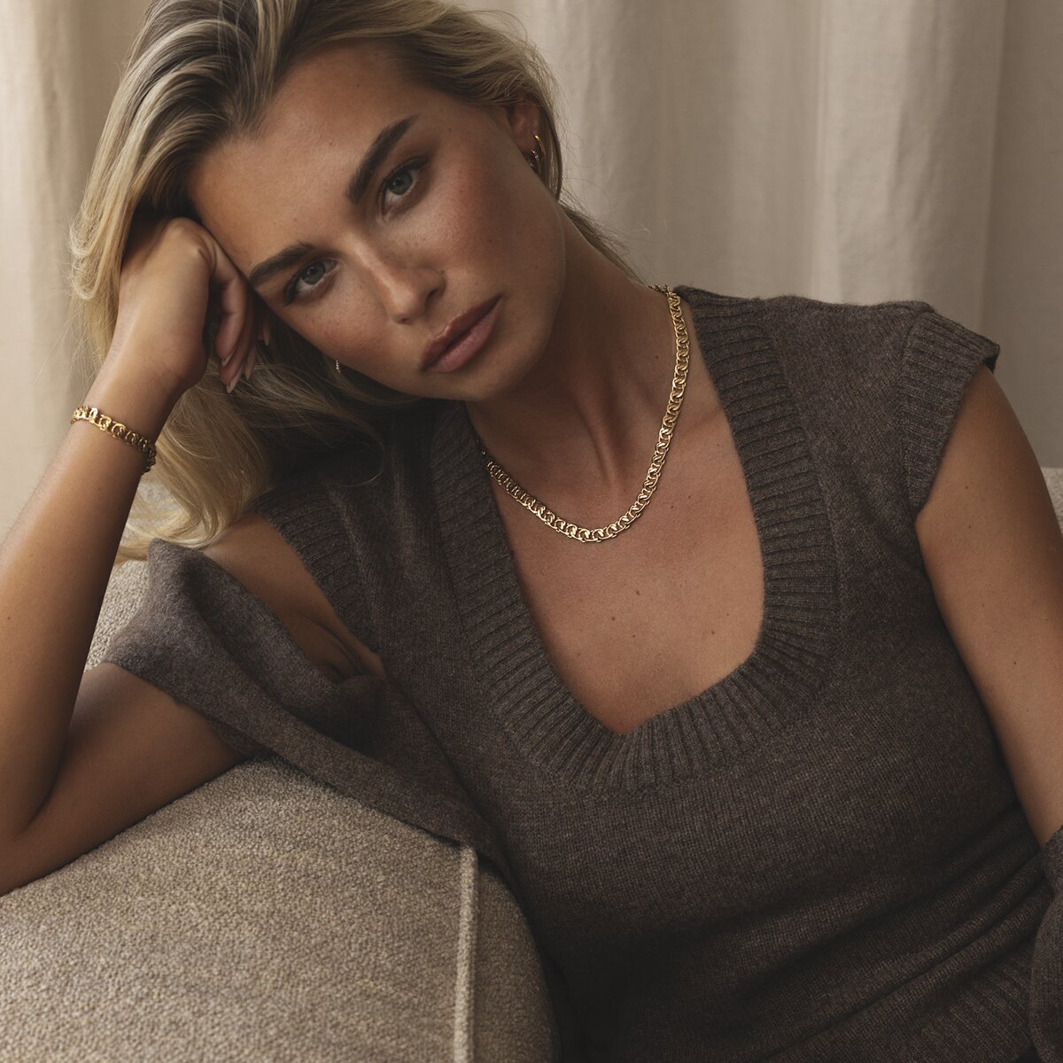 Infinity Grand Gold Necklace