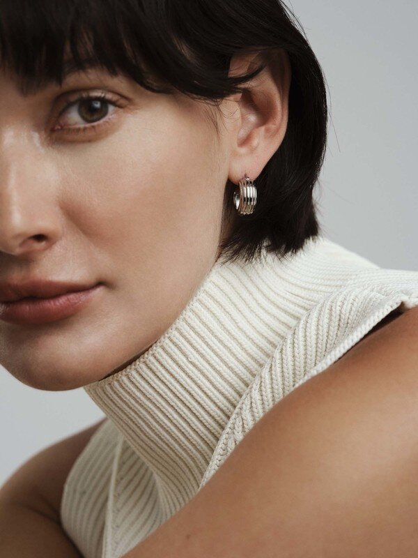 Edge Ribbed Small Silver Hoops