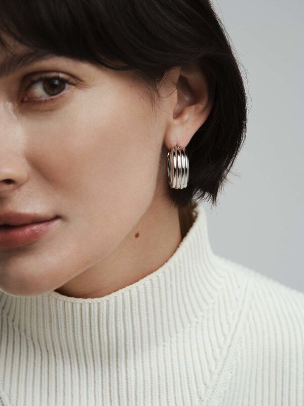 Edge Ribbed Medium Silver Hoops