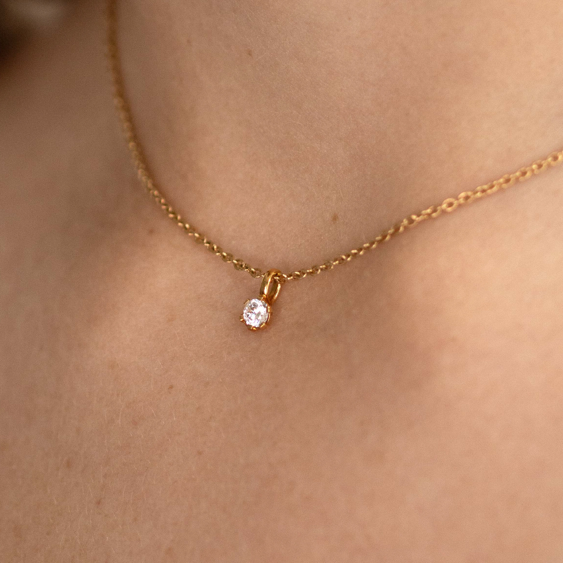 Meja hänge 18k rödguld 0,20ct