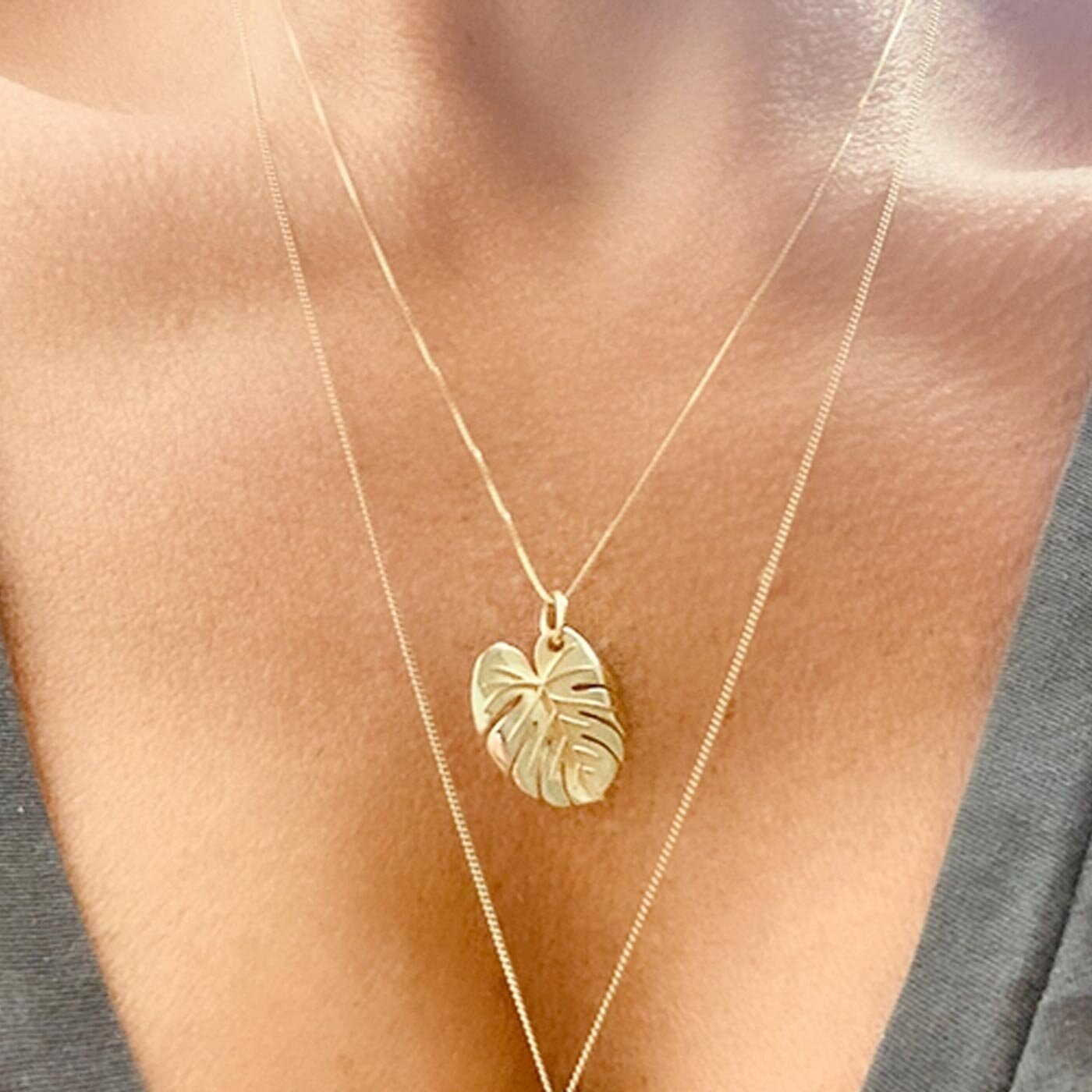 Palm Leaf necklace gold