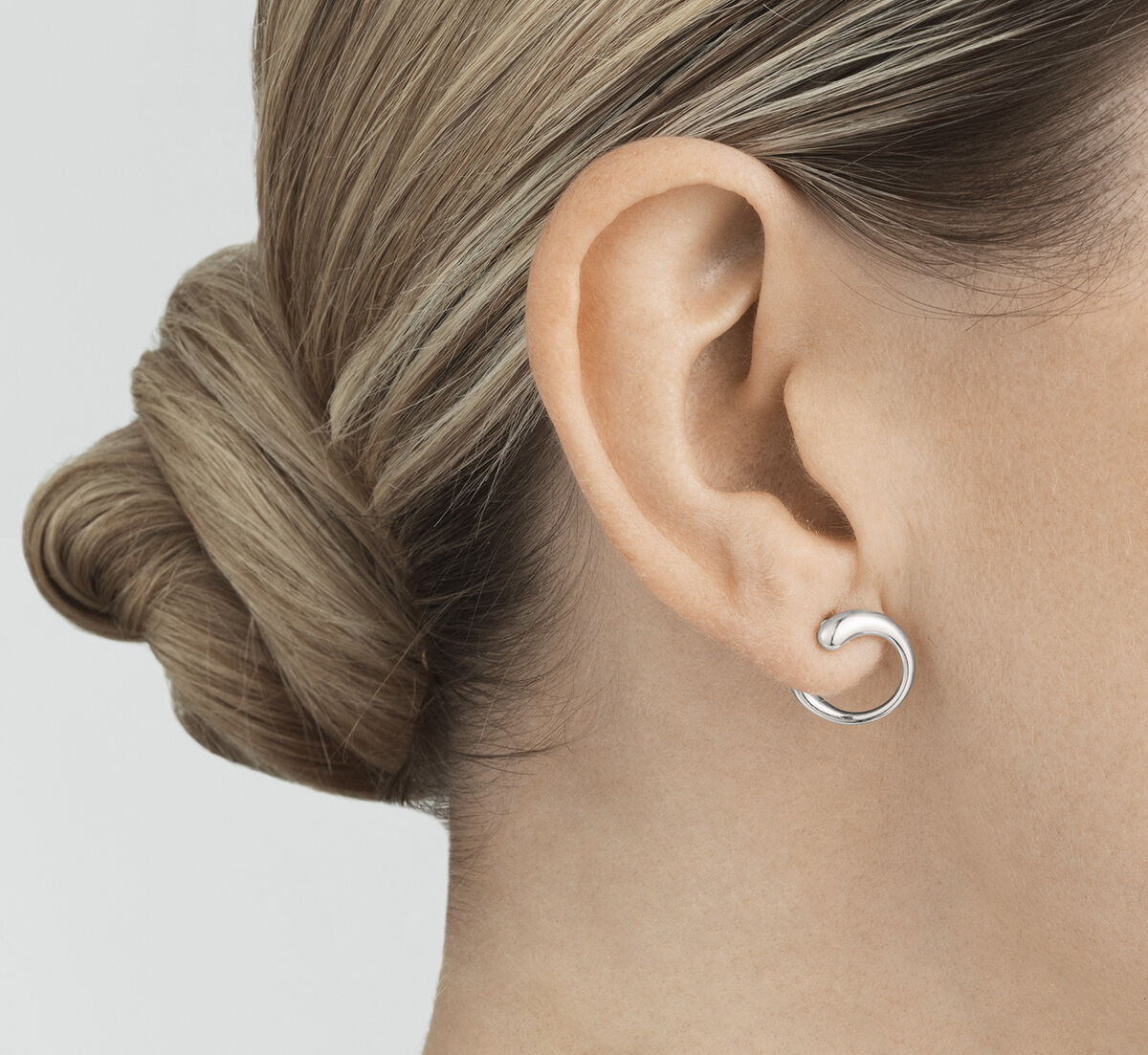OnModel__10015149-MERCY-earring-silver