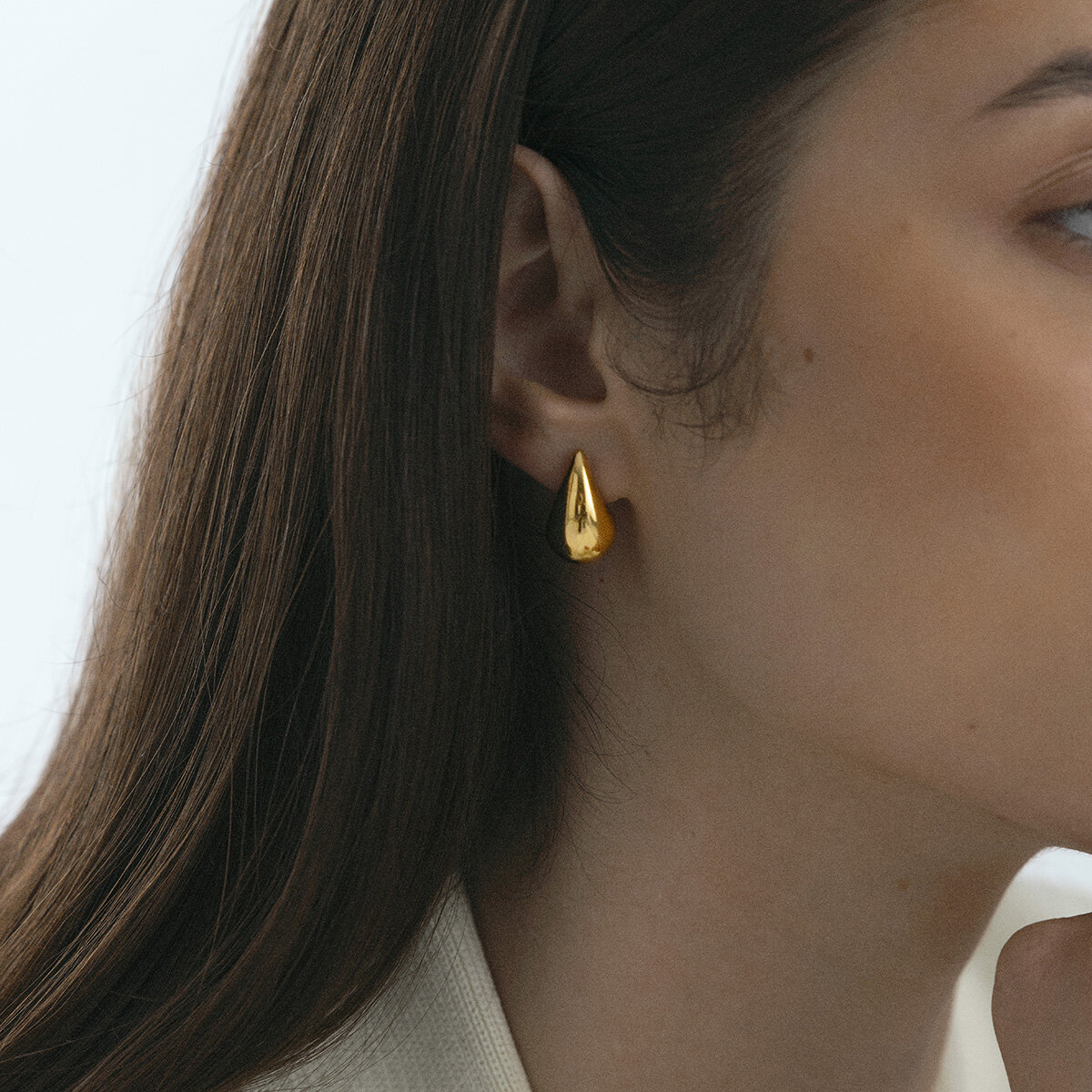 Plain daring small gold dupe earring