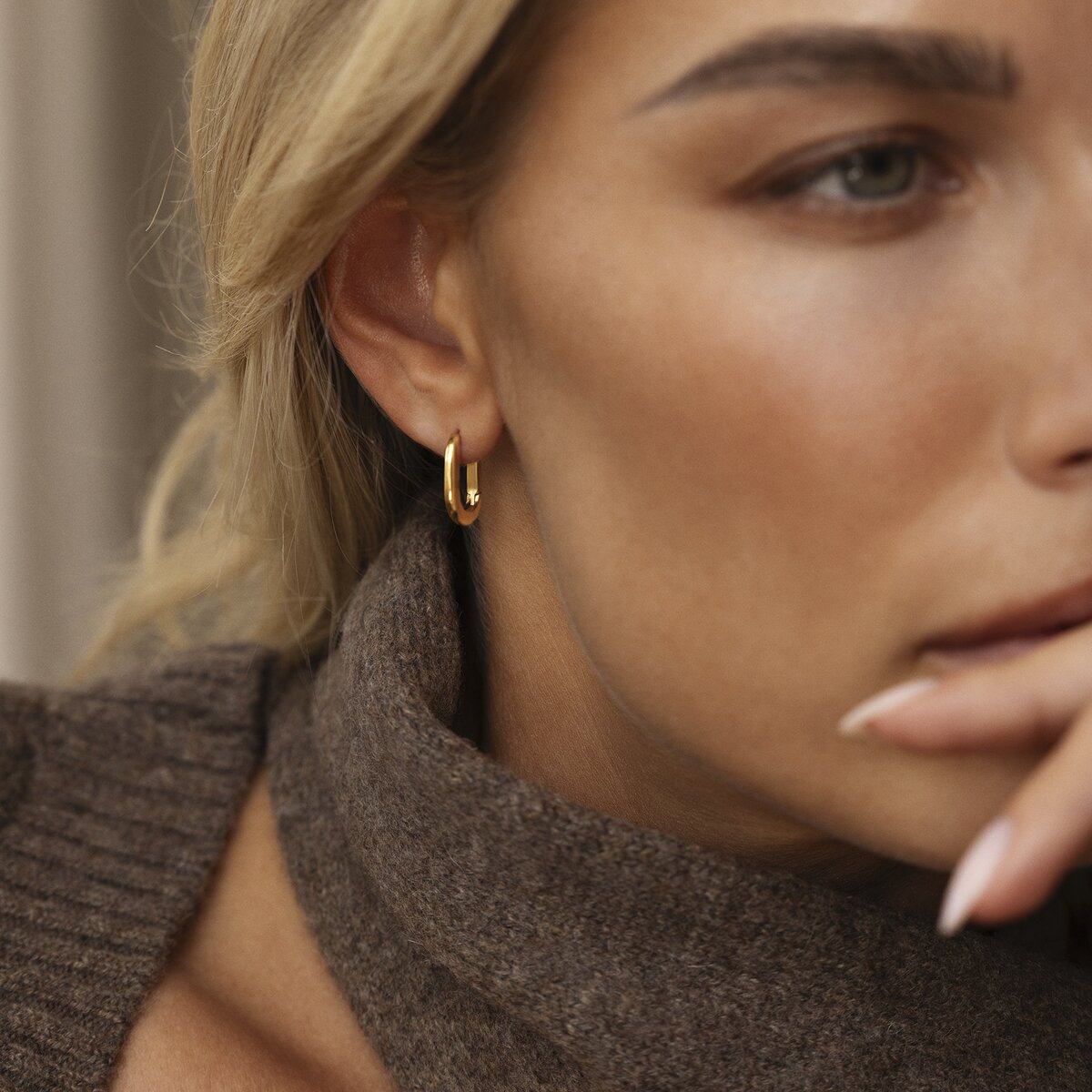 Slim Gold Small U-Hoops