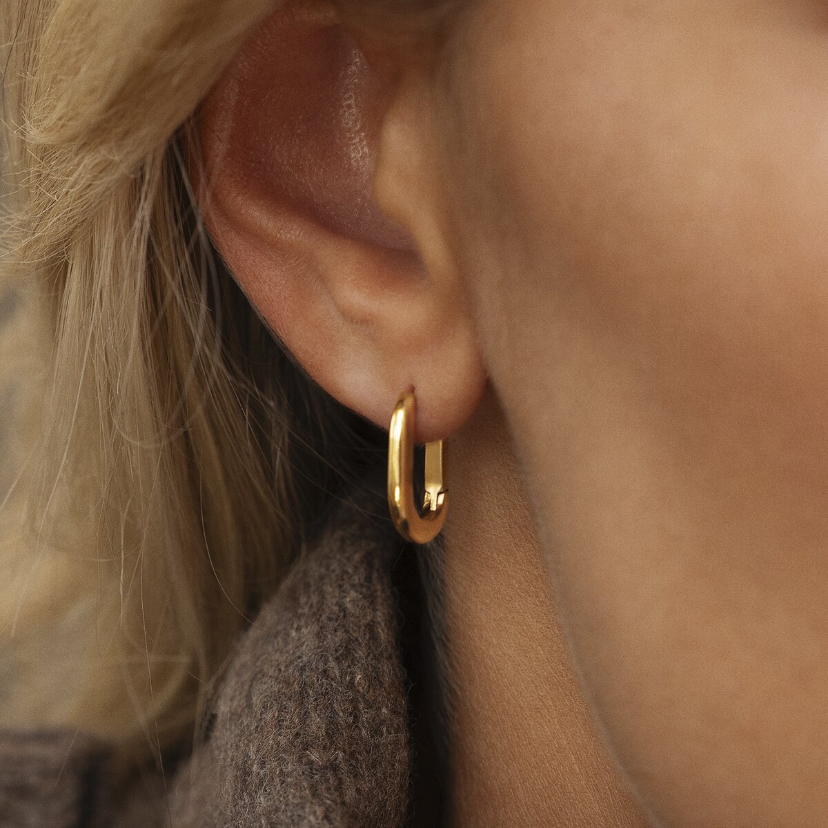 Slim Gold Small U-Hoops