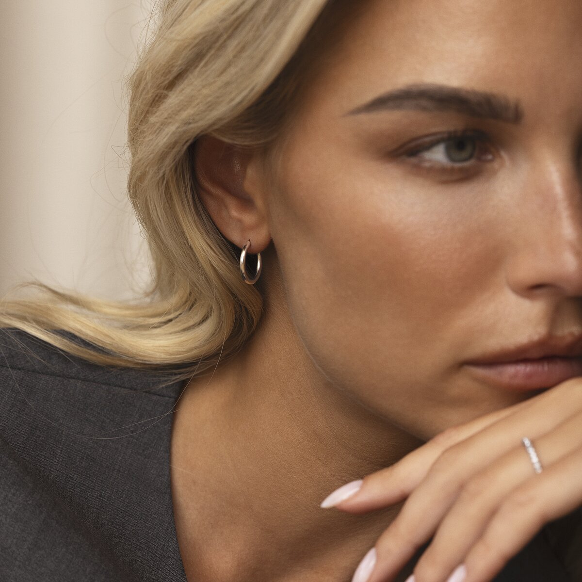 Slim Steel Medium Hoops