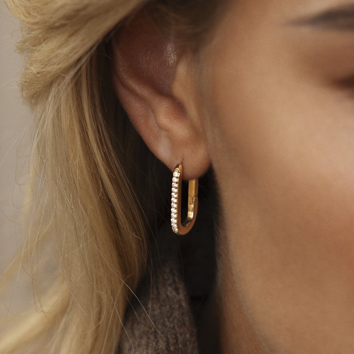 Sparkle Gold Medium U-Hoops