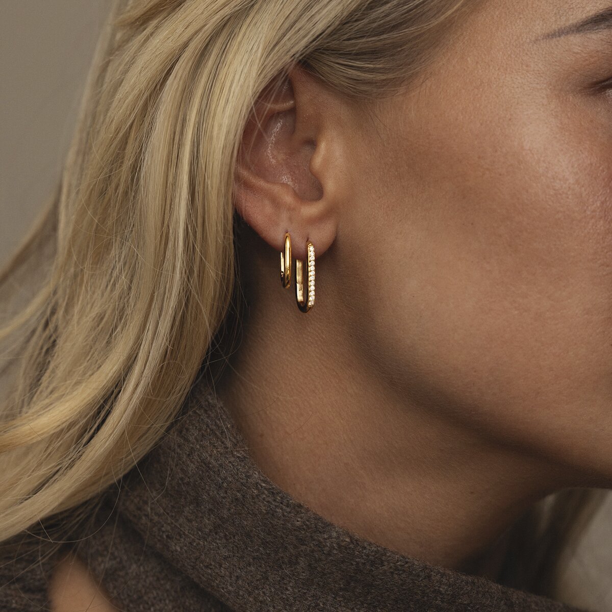 Sparkle Gold Medium U-Hoops