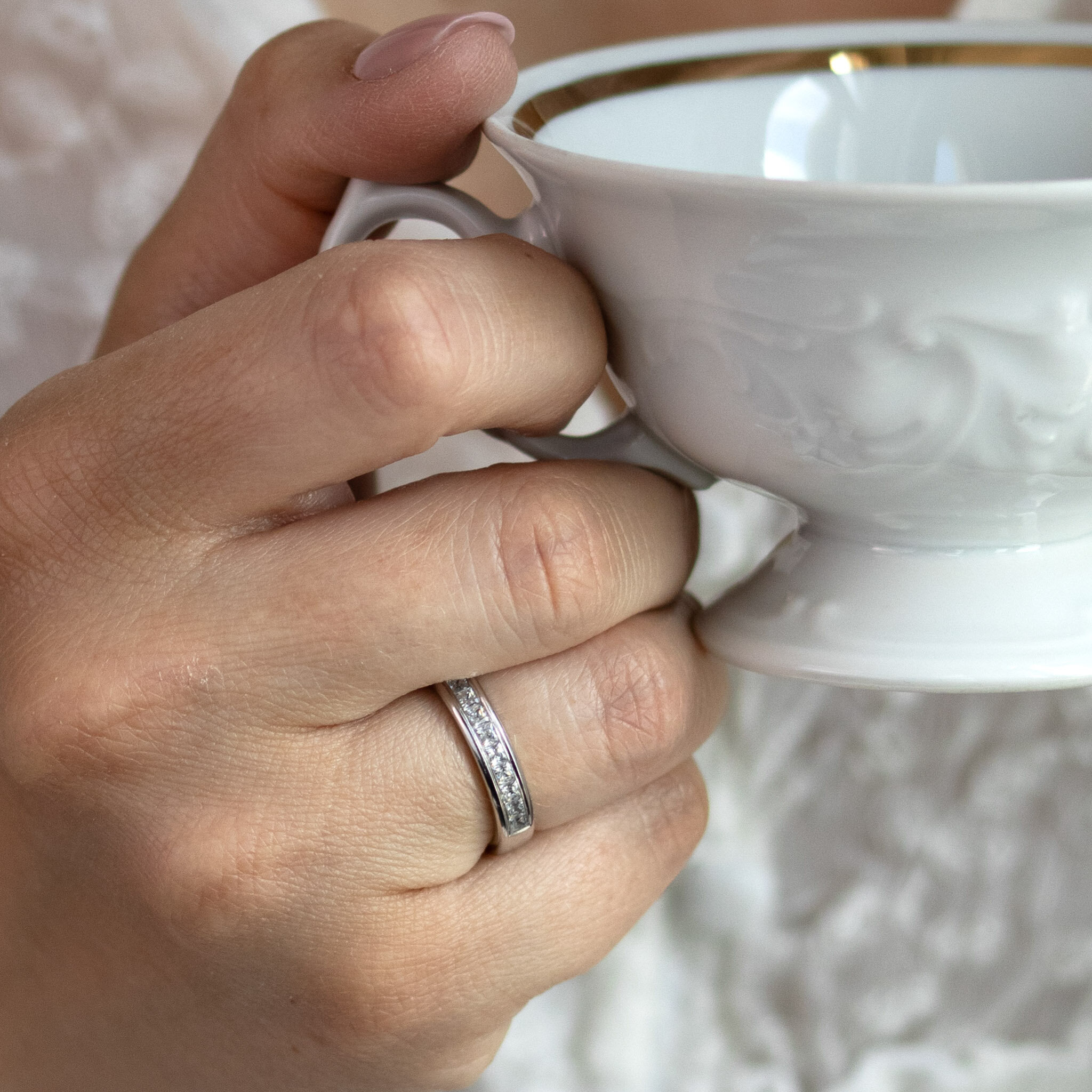 Tea 0,45 ct vitguld