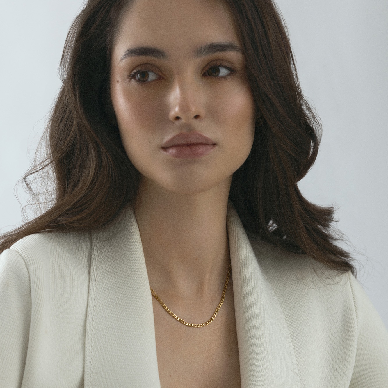 Thin figaro necklace gold