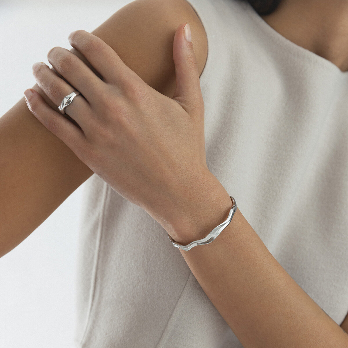 Wavy bolded cuff silver bracelet
