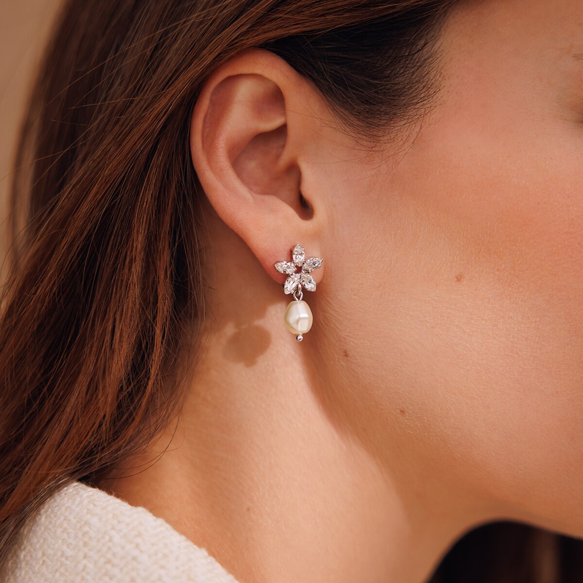 Emmy Earrings Rhodium Pearl Crystal