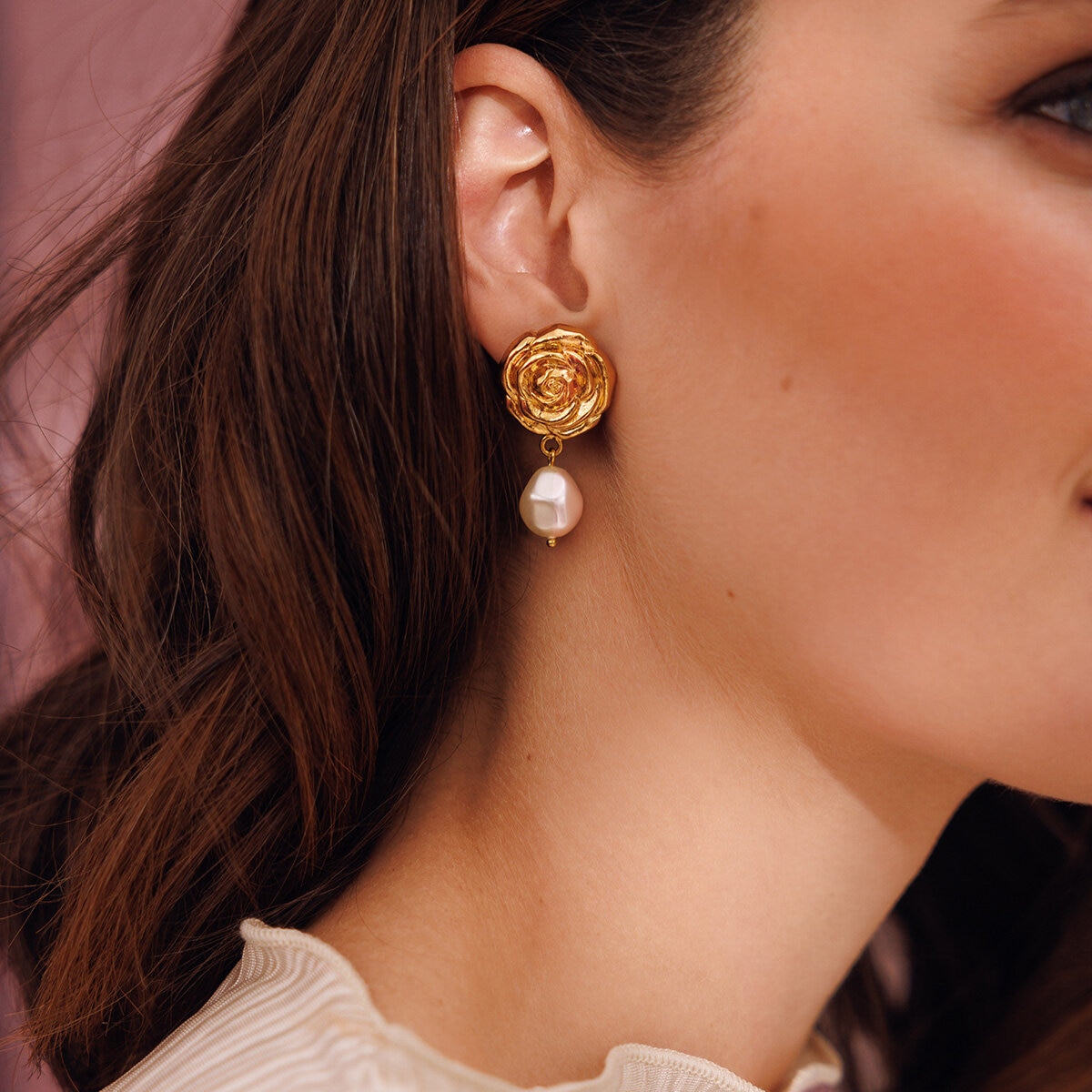 Rosita Pearl Earrings Gold Pearl