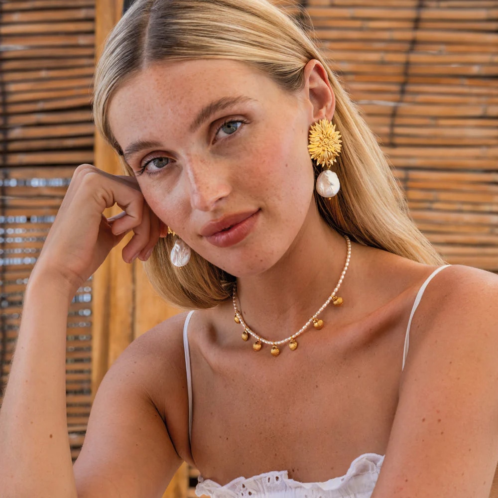 Shell Pearl Choker Gold