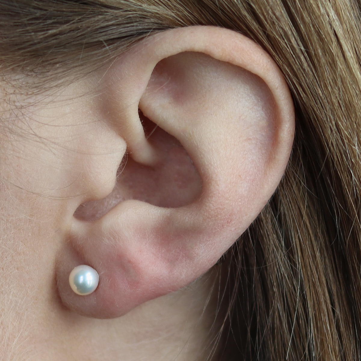 Pearl stiftörhängen 5-5,5 mm