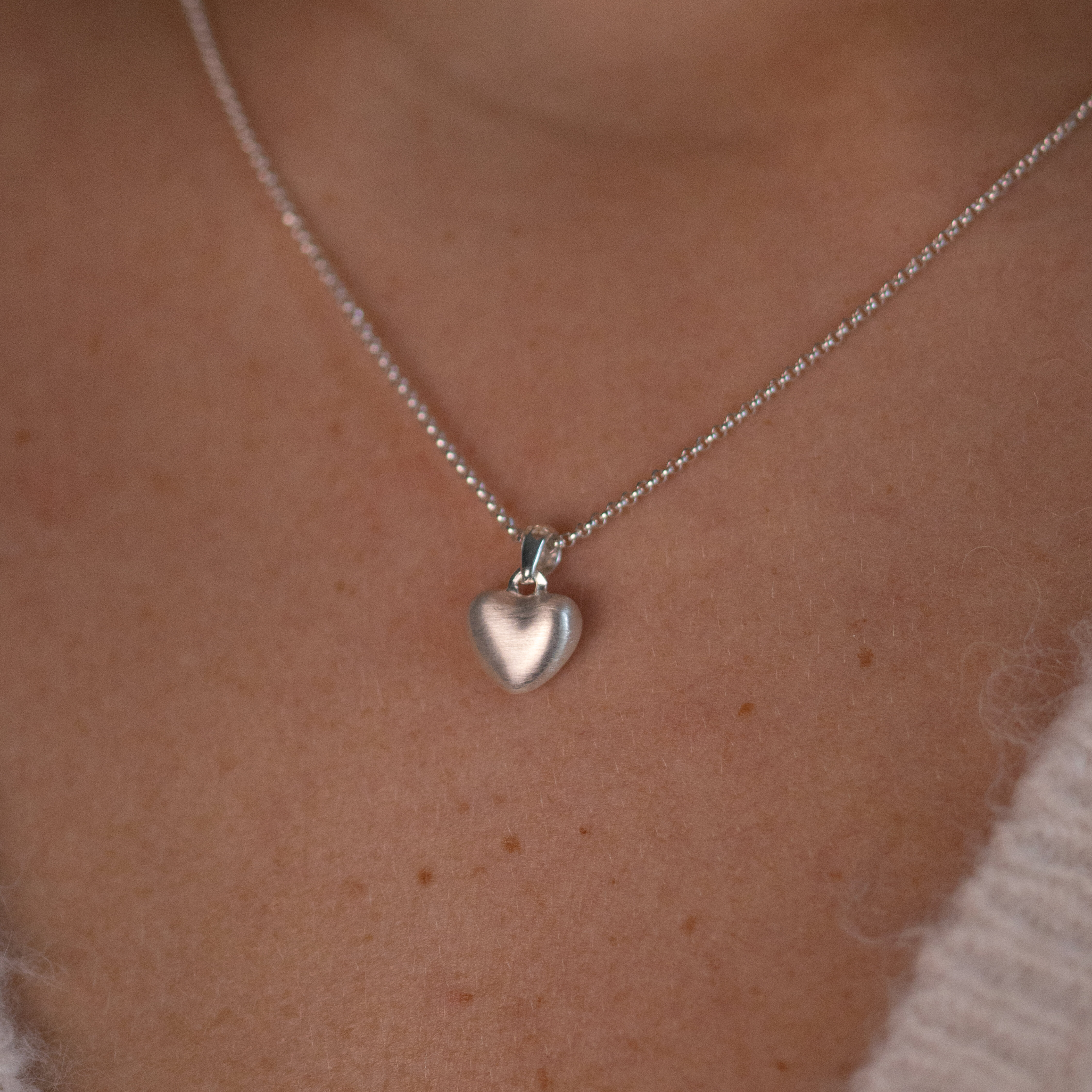 Satin Heart halsband