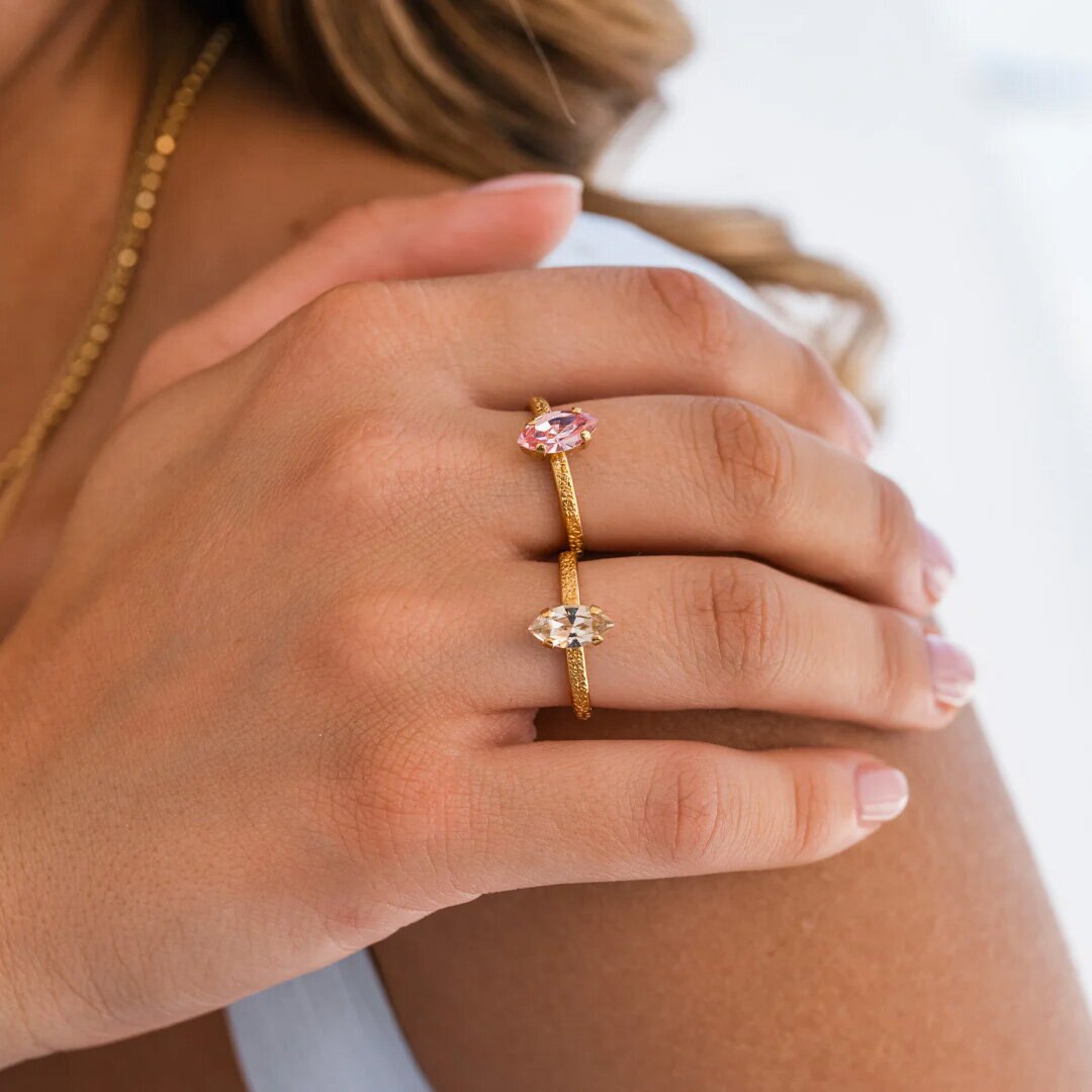 Petite Navette Ring Gold Light Rose